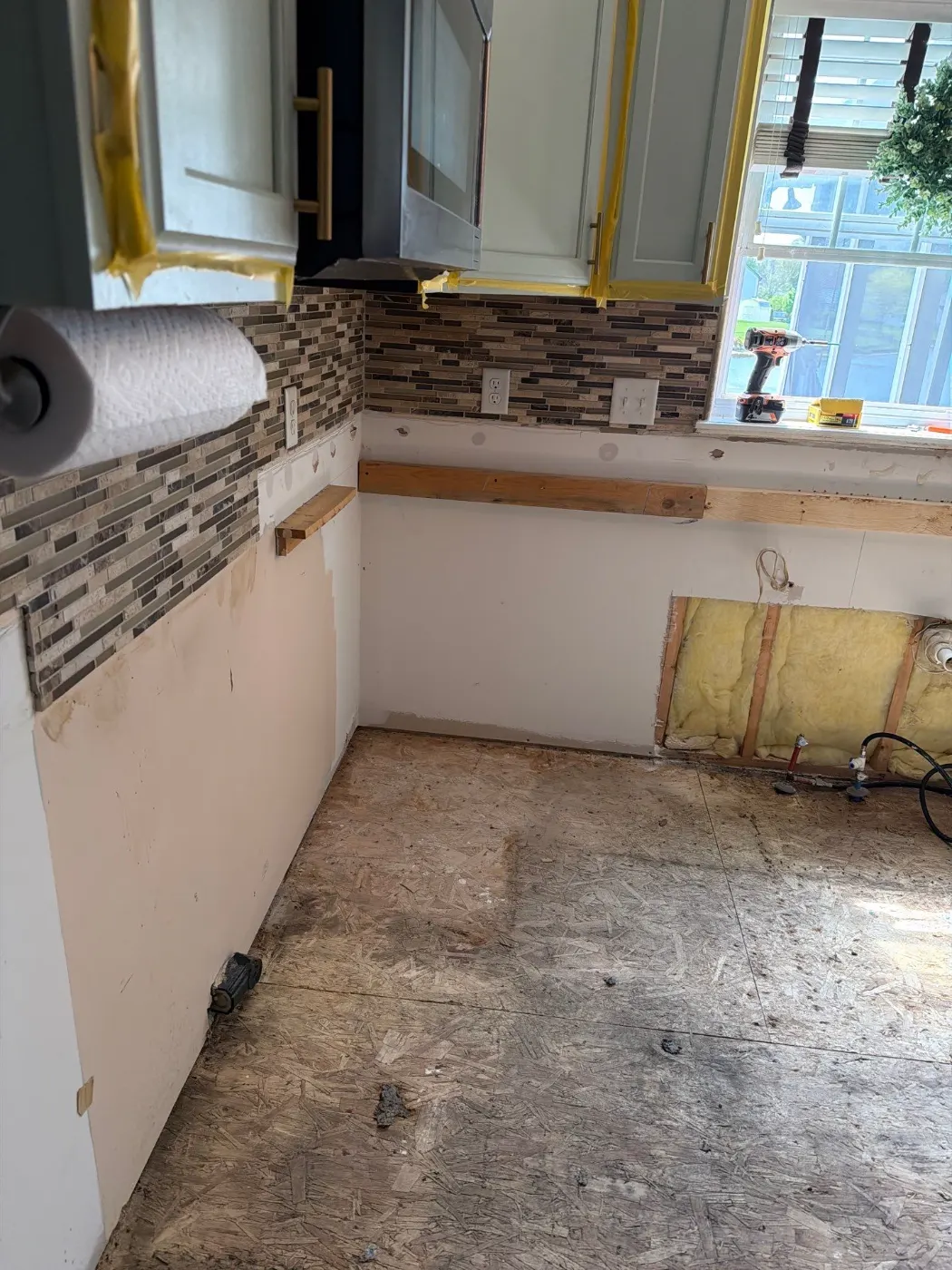 Containment setup for mold remediation in Heritage Lake home